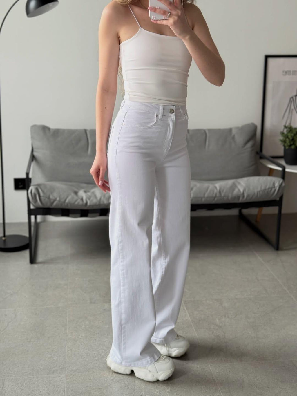 WHITE WIDE LEG JEANS 🤍