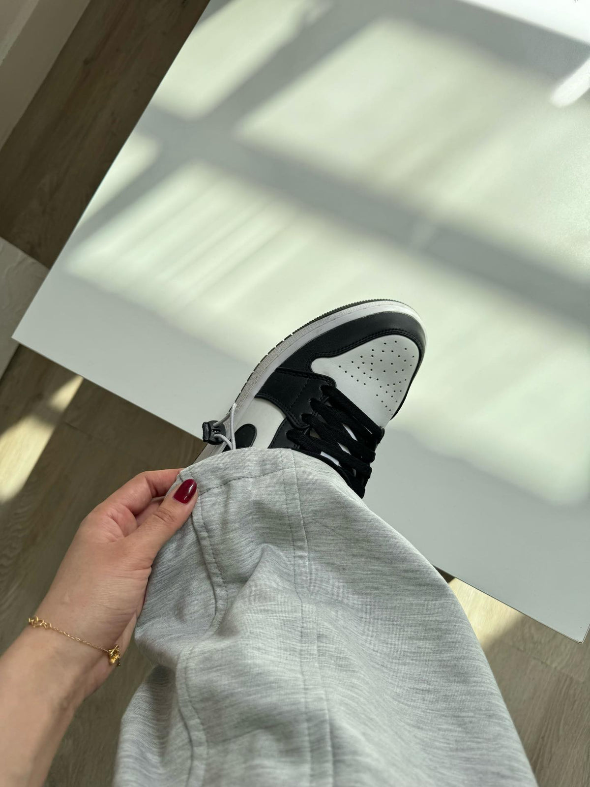 sweat pants